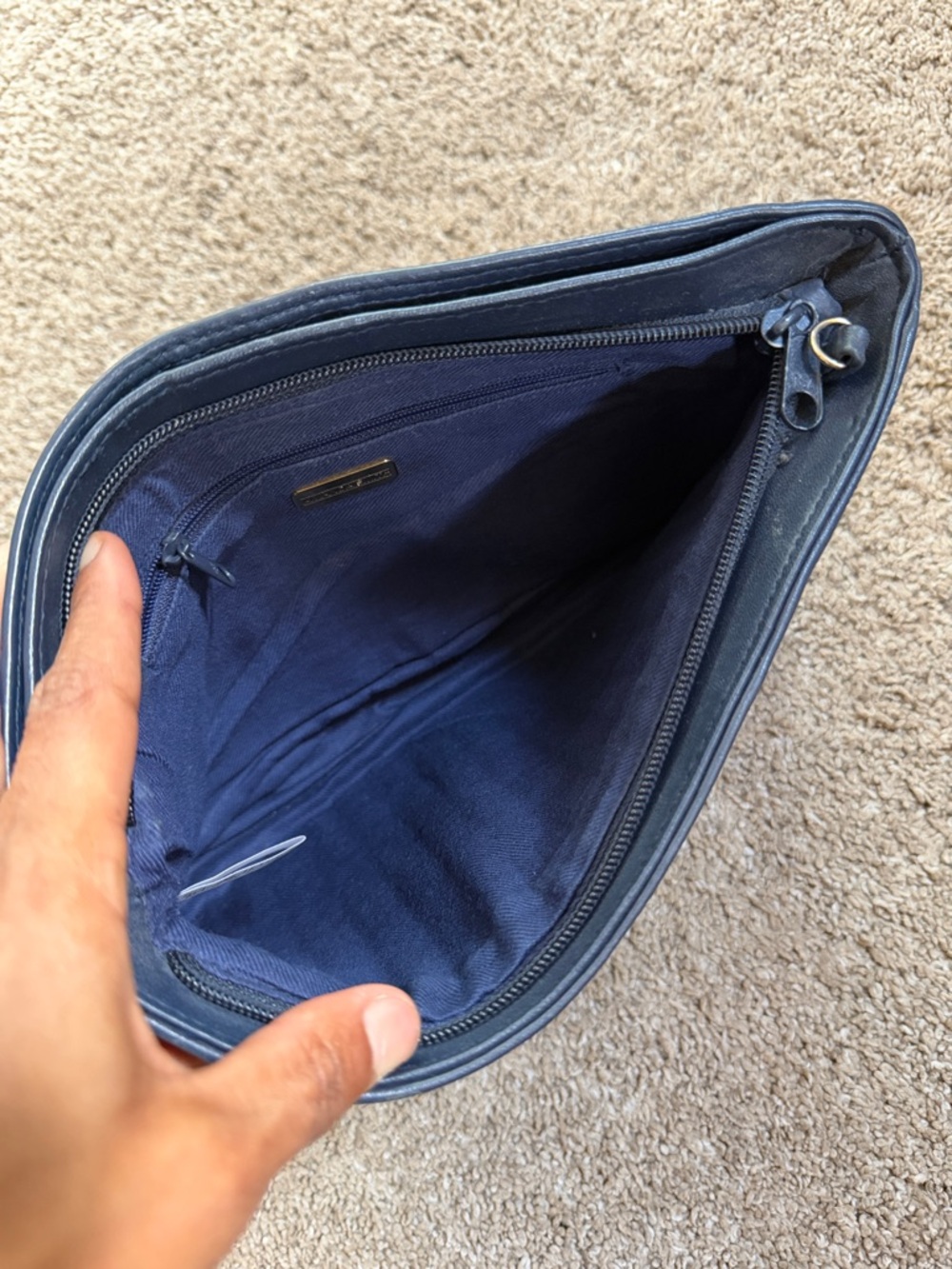 Vintage Amanda Smith Leather Clutch - Picture 6 of 17
